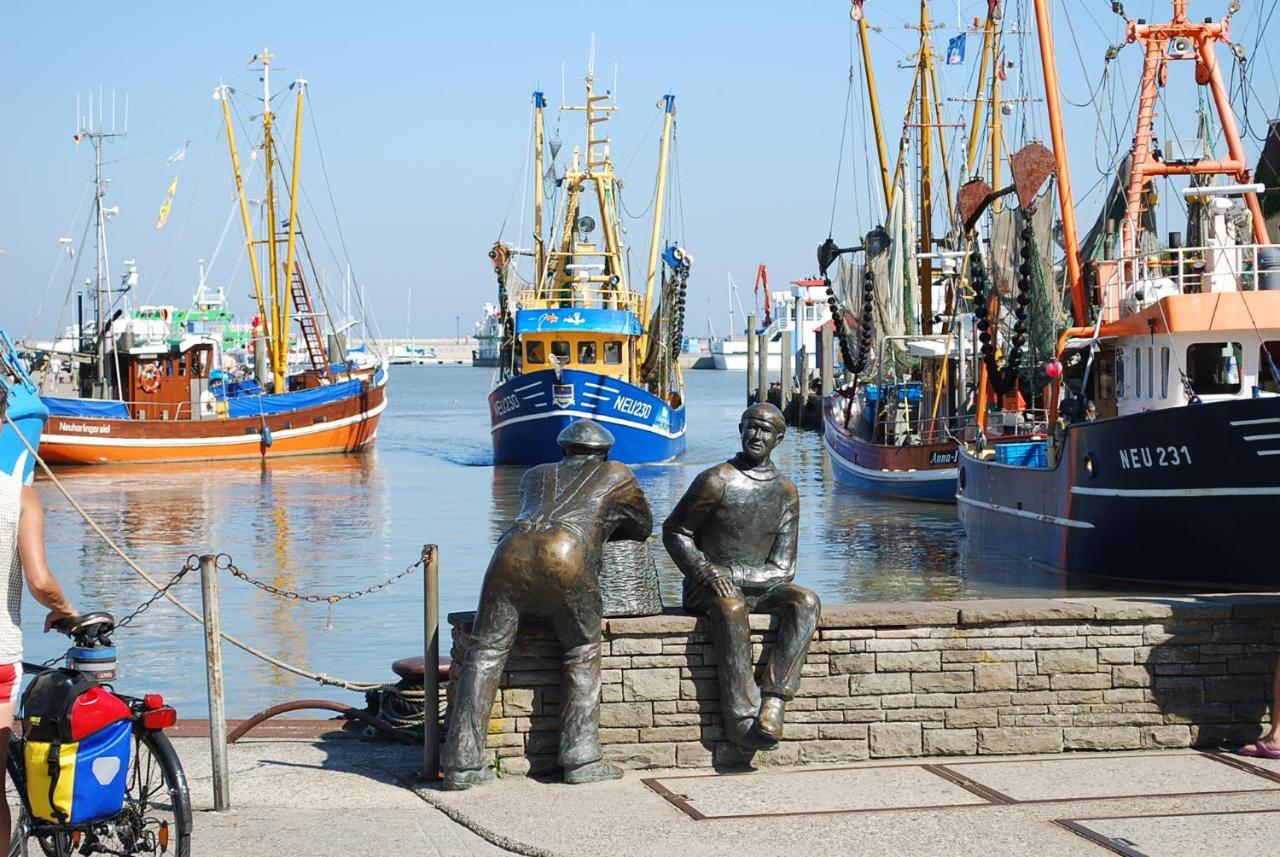 Hotel Peters Neuharlingersiel Zewnętrze zdjęcie