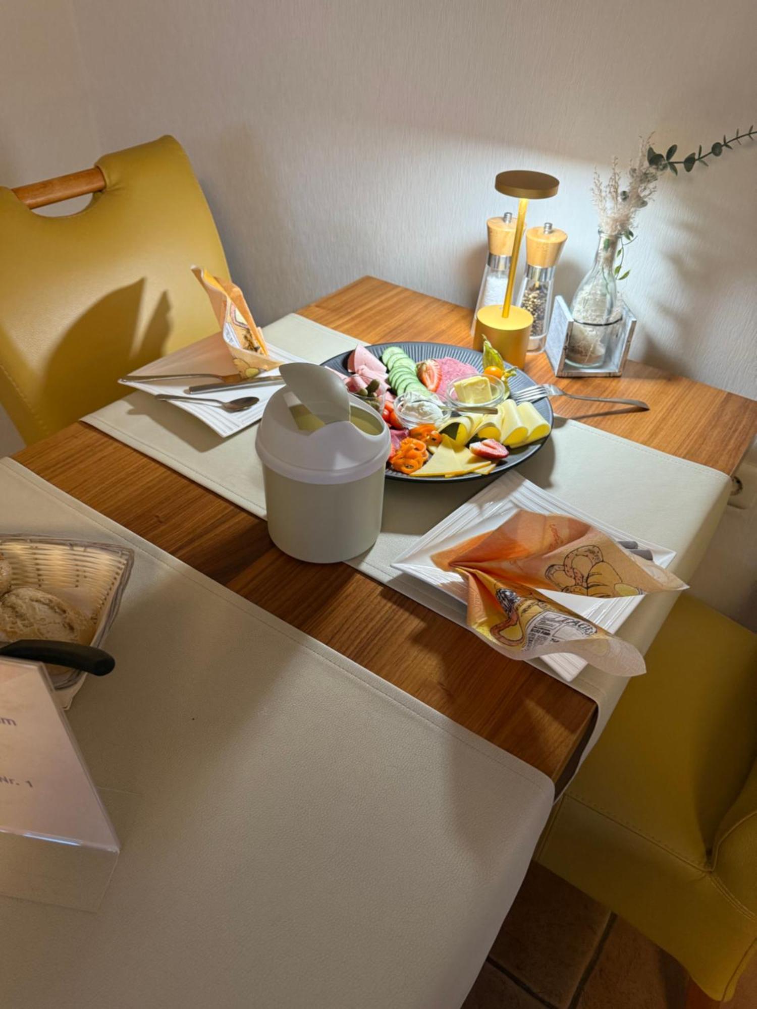 Hotel Peters Neuharlingersiel Zewnętrze zdjęcie